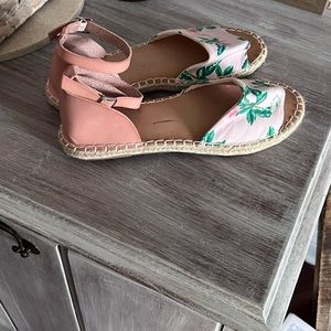 Old Navy Sandals pink